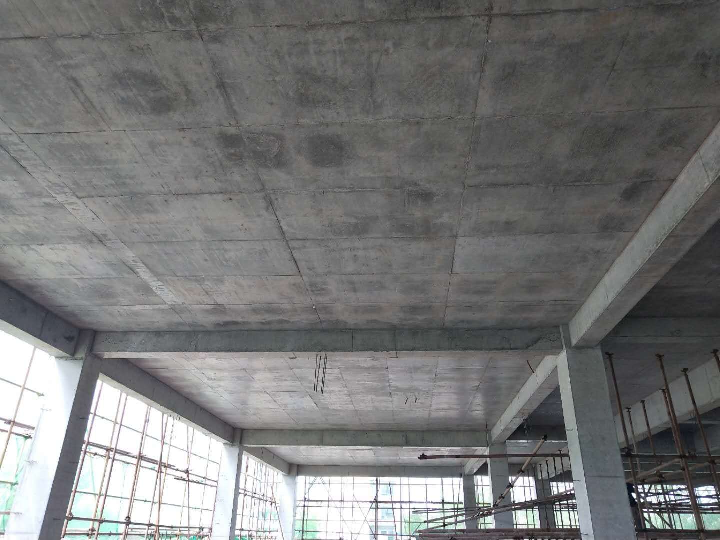 蘭州空心無(wú)梁樓蓋石膏模盒施工
